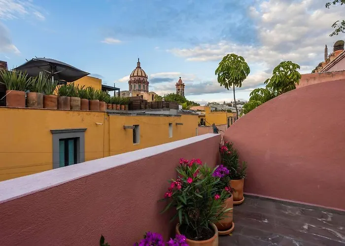 King Suite Casa With Rooftop In Centro San Miguel De Allende