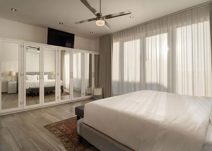 Casa Blanca, 2Br Modern Home With Rooftop Views