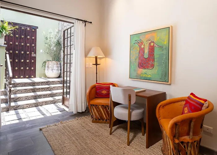 Casa Esperanza, 2Br Designer Charm & Rooftop Views